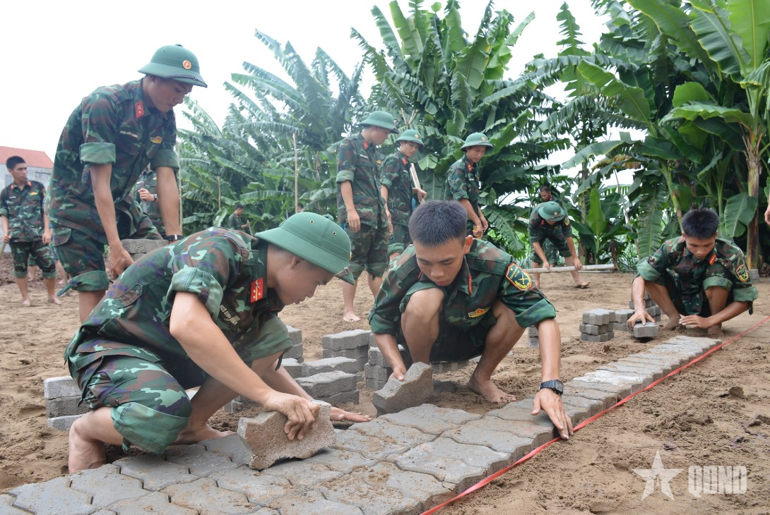 Thắm tình quân dân từ những việc làm thiết thực